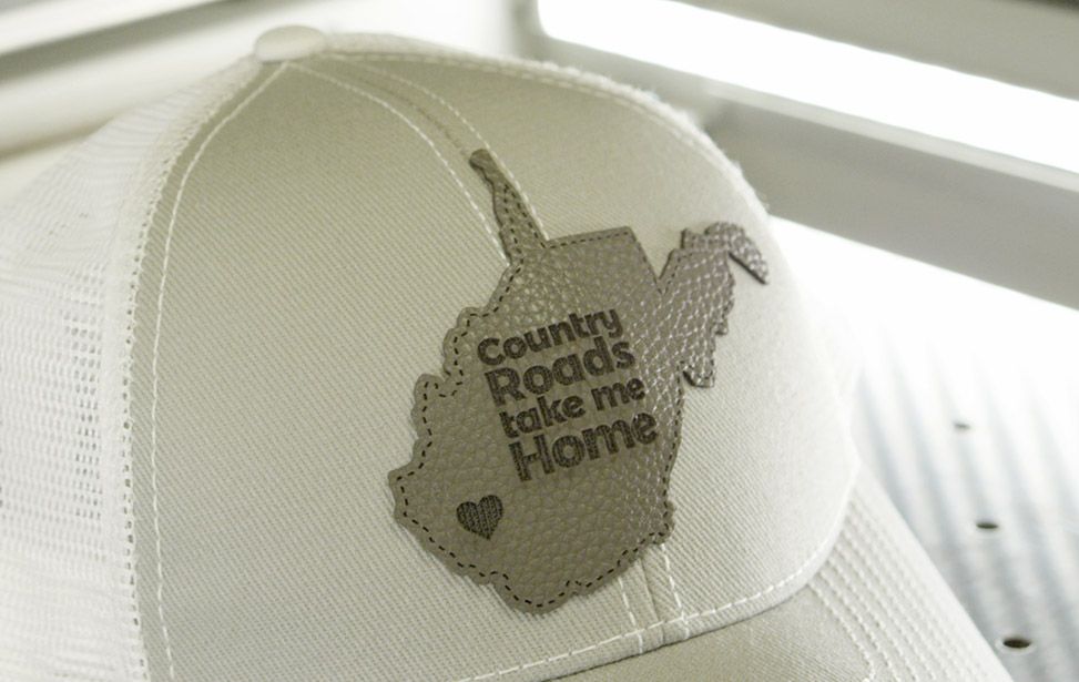 激光雕刻皮革帽子贴片